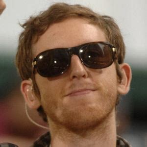 Jesse Carmichael - Age, Family, Bio | Famous Birthdays