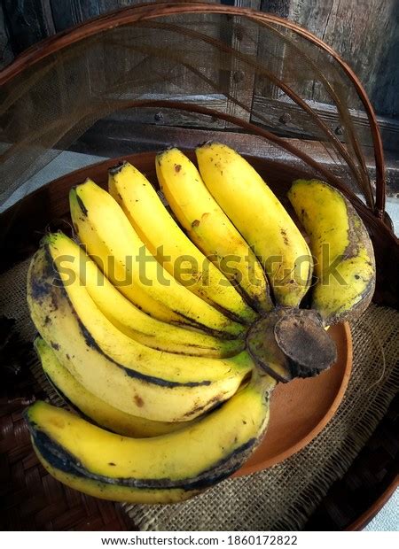 Ambon Banana One Most Delicious Bananas Stock Photo 1860172822 ...