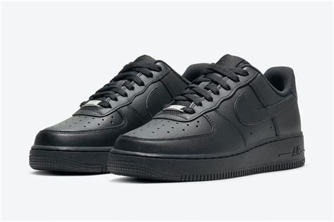 Nike Air Force 1 經典「Triple Black」配色回歸 | HYPEBEAST