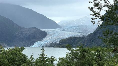 Where Are the Biggest Glaciers in Alaska? - Getaway Couple