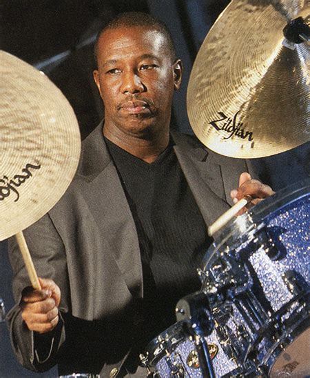 Kenny Washington - DRUMMERWORLD