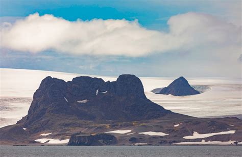 Hurtigruten Marks 20 Years of Antarctica Sailings With New Photo Set of First Voyage | Porthole ...