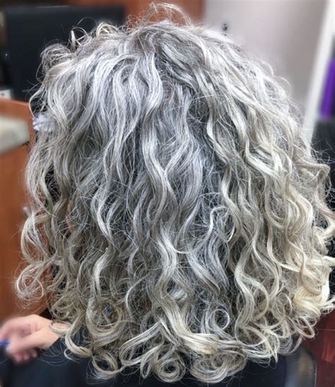 20 Photos Curly Grayhairstyles