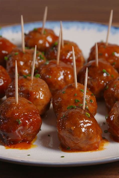 Slow-Cooker Grape Jelly Meatballs Are A Game Day Must | Recipe | Christmas recipes appetizers ...