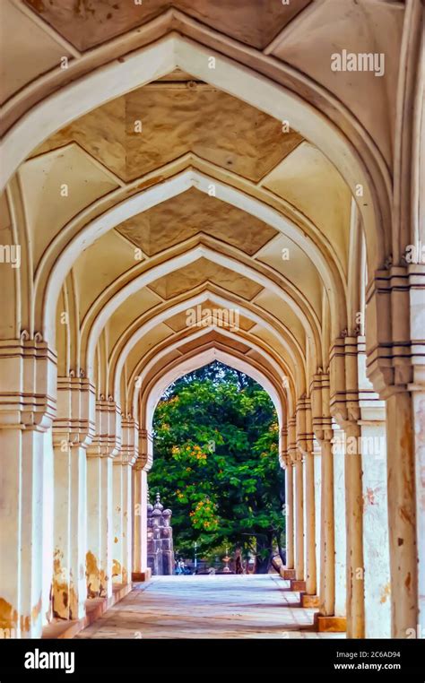 Qutub shahi mosque hi-res stock photography and images - Alamy