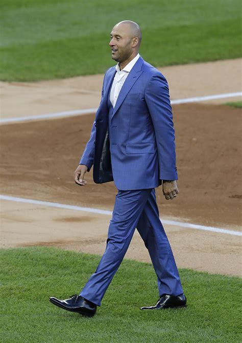 Derek Jeter’s Jersey Retirement Ceremony At Yankees Stadium — Pics – Hollywood Life