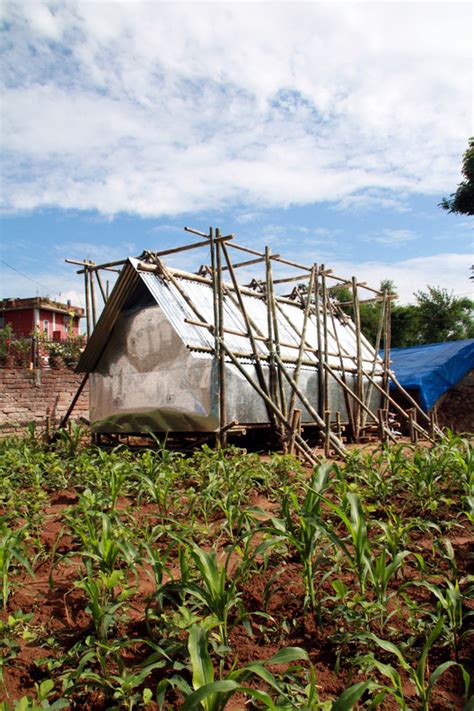 5 Alternative Materials for Building Emergency Shelters | ArchDaily