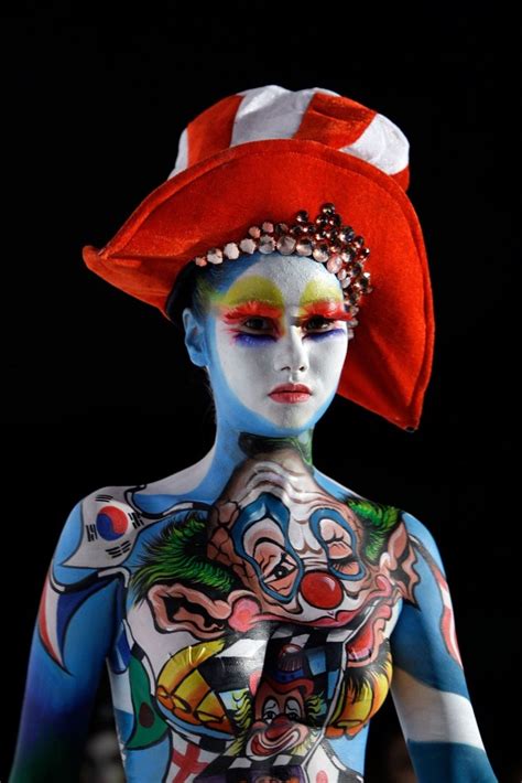 Incredible and Magnificent Body Painting Art - Top Dreamer