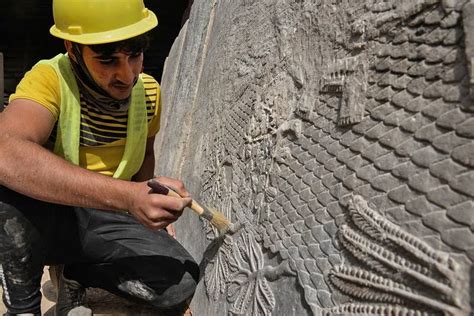 'Spectacular' Assyrian artifacts are discovered by a Mosul archeology ...