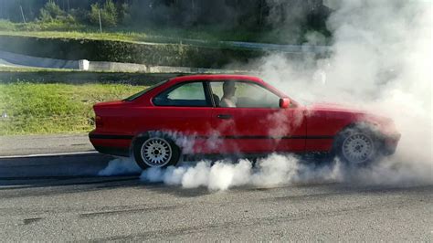 BMW E36 325i Drift - YouTube