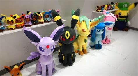 First Look At Pokemon Center’s Life Size Eevee Evolution Plushies – NintendoSoup