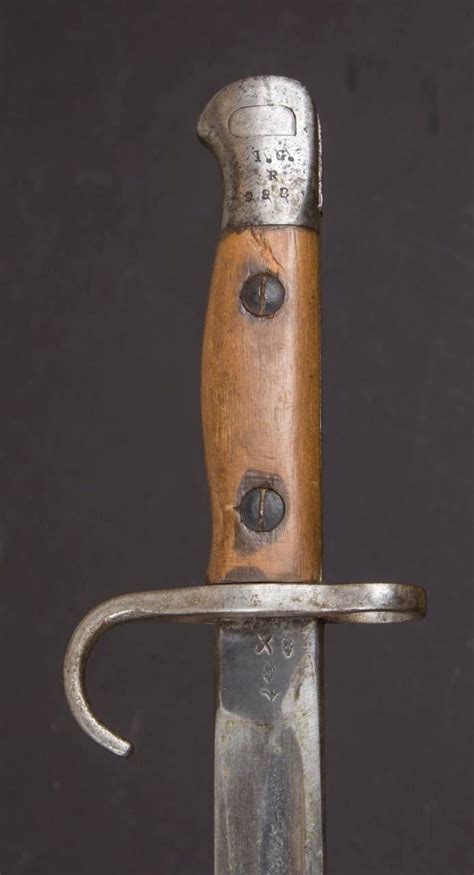 Lot - A British 1907 1st. type bayonet,