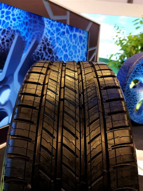 Goodbye to blowouts: Michelin presents airless tires