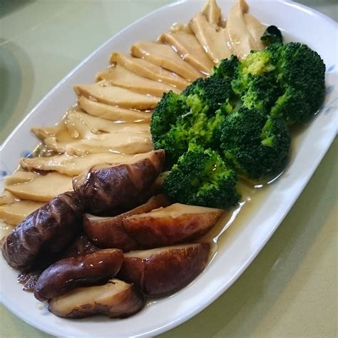 Braised Abalone with Mushrooms and Broccoli Recipe - awwsnapz