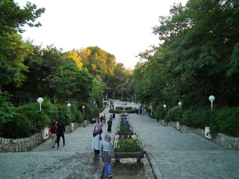 Malek Abad Garden In Mashhad - Epiciran