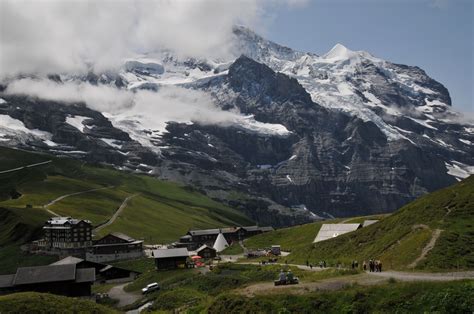 Hiking from Mannlichen to Kleine Scheidegg. | Trip, Favorite places ...