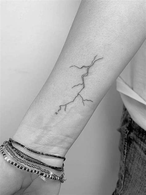 Share more than 69 lightning strike tattoo best - thtantai2