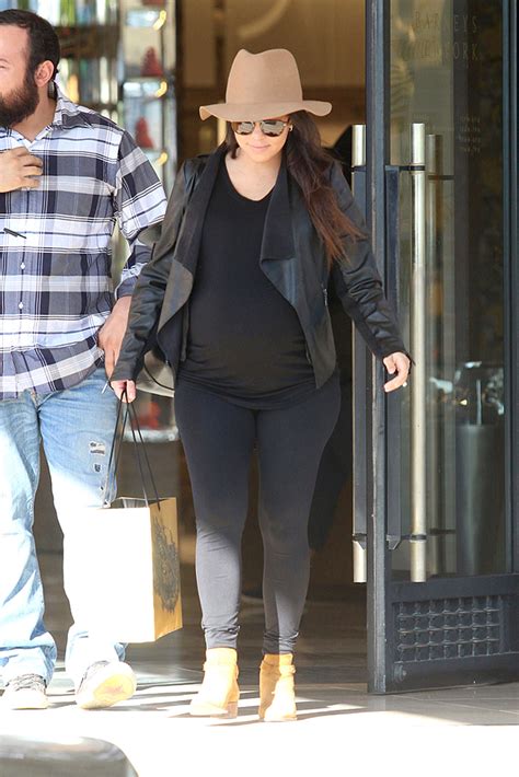 Pregnant KOURTNEY KARDASHIAN Shopping at Barneys in Beverly Hills - HawtCelebs