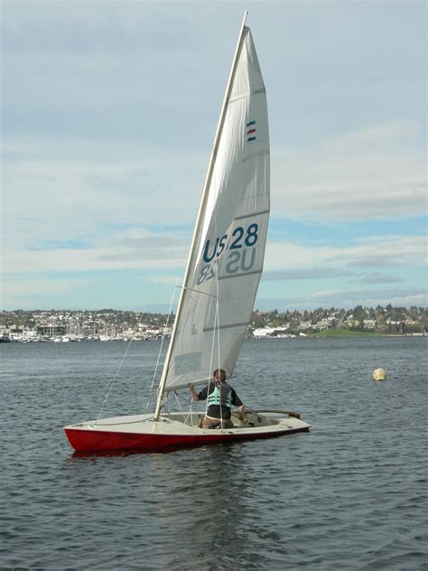 File:Small sailboat on Lake Union 01.jpg - Wikipedia