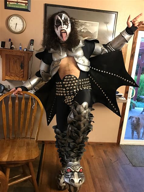 KISS COSTUMES & BOOTS: ANOTHER ATISFIED CUSTOMER WITH HIS GENE SIMMONS ...