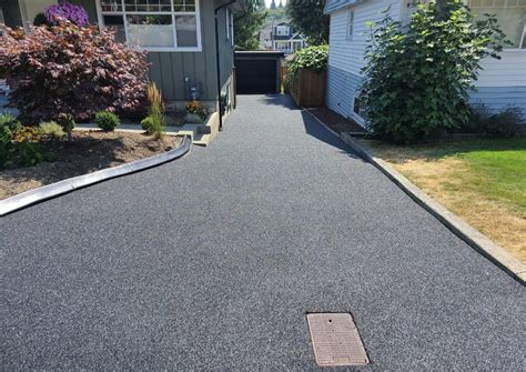 5 BENEFITS OF CANADIAN RECYCLED RUBBER PAVED DRIVEWAYS