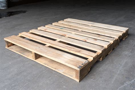 6 Benefits And Uses Of Wooden Pallets