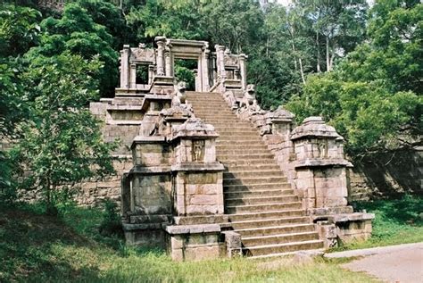 ANCIENT CITYS IN SRI LANKA: Yapahuwa Ancient City