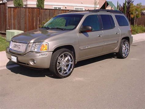 2002 GMC Envoy XL - Information and photos - MOMENTcar