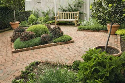 35 Inspiring Outdoor Brick Patio Ideas