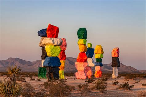 A Desert Art Installation That’s Perfect for Instagram Lovers - Goodnet