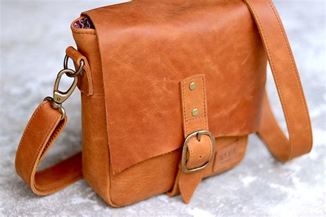 Postman Bag Diesel Toffee Leather - NAVA APPAREL SA