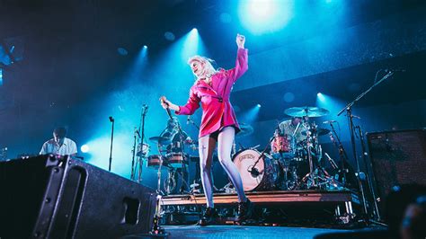 Watch: Paramore Bring 'Misery Business' Back to Setlist on First Live Show Since 2018 | Music ...