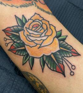 Más de 60 tatuajes de rosas amarillas y su significado - Tatuajes 360