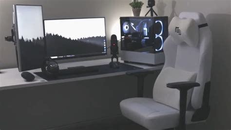 34 Unique Black And White Gaming Setup Ideas With Accessories In 2024 ...