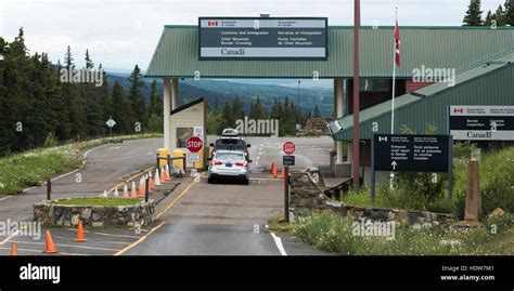 Alberta-Montana border crossing; Alberta, Canada Stock Photo - Alamy