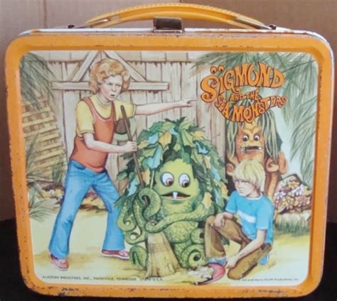 VINTAGE LUNCH BOX ARCHIVE: Photo