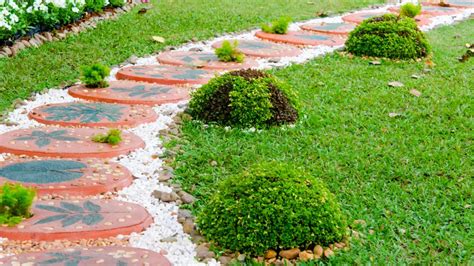 What Types of Walkways or Paths Can a Landscaper Design? 6 Beautiful Ideas for Your Outdoor ...