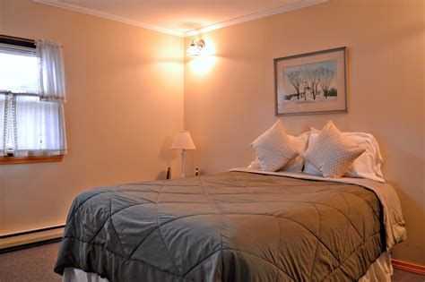 Hideaway – Double Room B 1 | The Inn at East Hill Farm