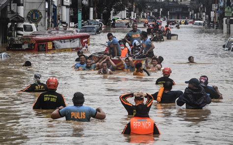 WATCH: Typhoon Ulysses revives painful memories of Ondoy in Marikina | Inquirer News