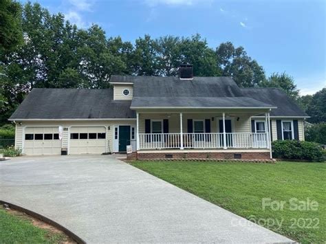 Morganton, NC Real Estate - Morganton Homes for Sale | realtor.com®