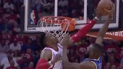 Dwight Howard Is Jumping, Dunking, And Blocking All Over The Warriors