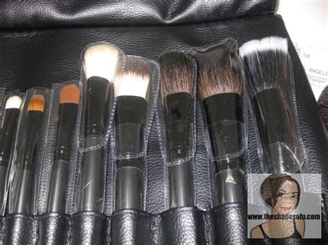 Charm Pro 21-Piece Makeup Brush Set Review - The Shades Of U