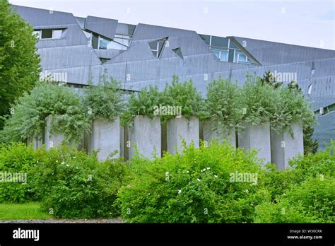 Jewish museum, Berlin von Daniel Libeskind the garden of exile and ...