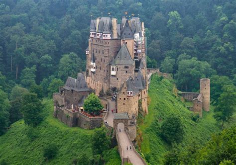 8 Best Mosel and Rhine River Castles (The Only Guide You Need)