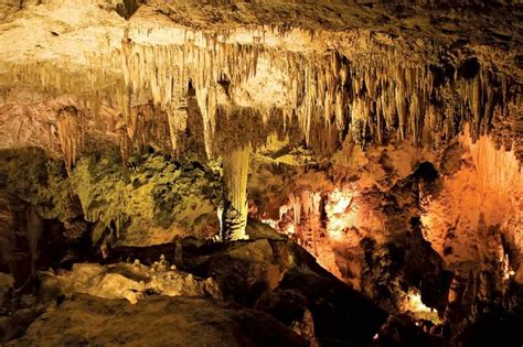 How Are Stalagmites Formed In Caves : If the water oozing through the roof of a cave drop by ...