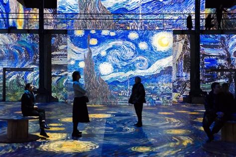 Stunning Exhibit Gives Visitors the Experience of Stepping Inside Van Gogh’s Paintings - Neatorama