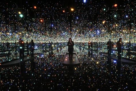 Yayoi Kusama: Infinity Mirror Rooms | MUNDO FLANEUR