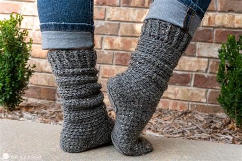 Toe-Tally Easy Crochet Socks: Free Unisex Crochet Pattern - Heart Hook Home