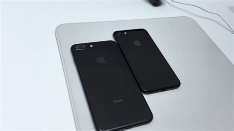 Jet black iPhone 7 vs. matte black iPhone 7 Plus - Video - CNET