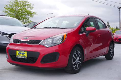 Pre-Owned 2012 Kia Rio EX Hatchback